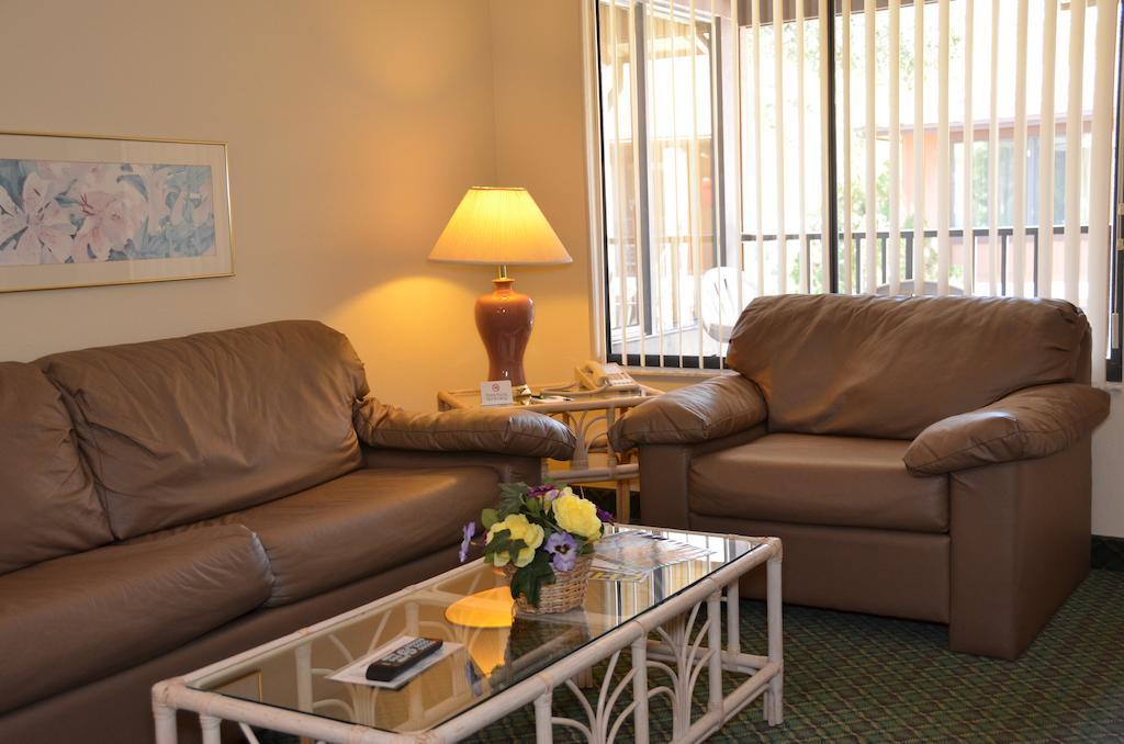 Cypress Cove Nudist Resort Poinciana Habitación foto