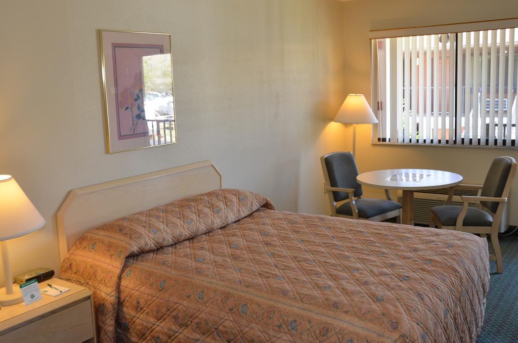 Cypress Cove Nudist Resort Poinciana Habitación foto